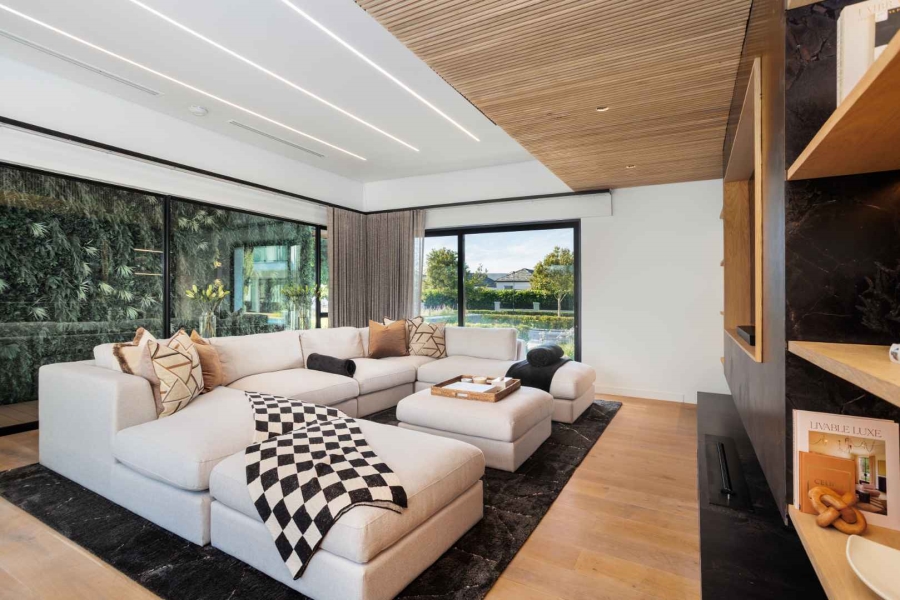 7 Bedroom Property for Sale in Val De Vie Estate Western Cape